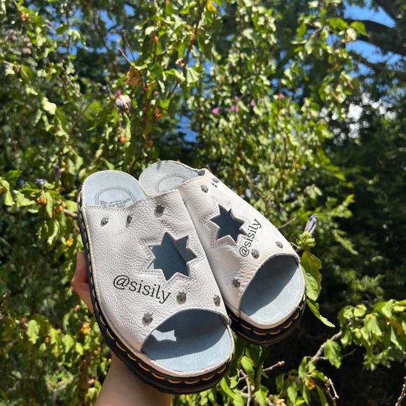 SOLD - Picture 4 of 5